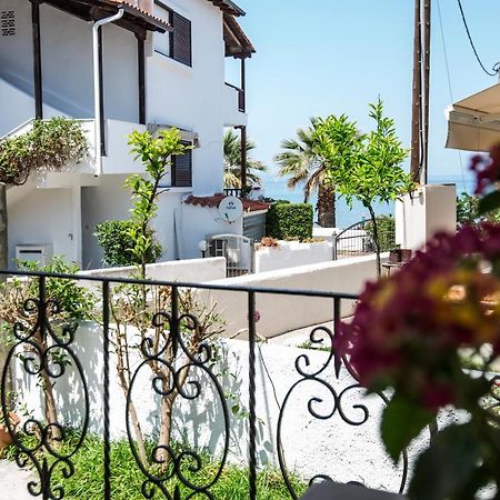 Beachfront Deluxe Apt. 페프코초리 외부 사진