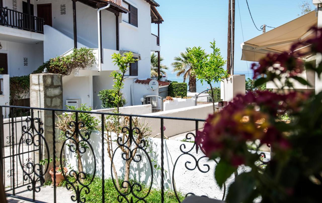 Beachfront Deluxe Apt. 페프코초리 외부 사진
